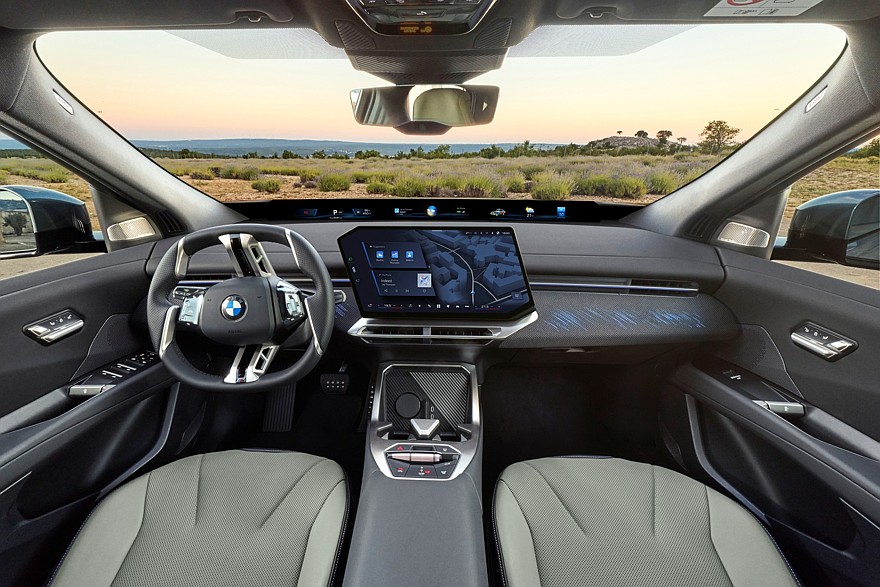 Купеобразный кроссовер BMW iX4 пополнил семейство электромобилей Neue Klasse