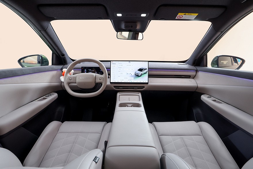 Младший кроссовер Nissan NX7 показал свой интерьер