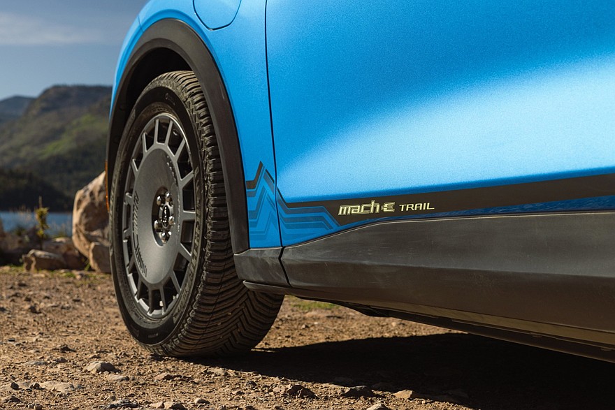 Ford Mustang Mach-E опять модернизирован и обзавёлся приключенческой версией Trail