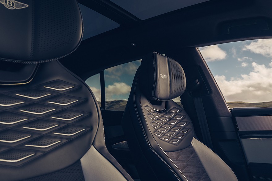 Bentley хочет привлечь больше внимания к представленному месяц назад кроссоверу Torcal