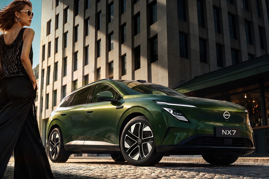 Младший кроссовер Nissan NX7 показал свой интерьер