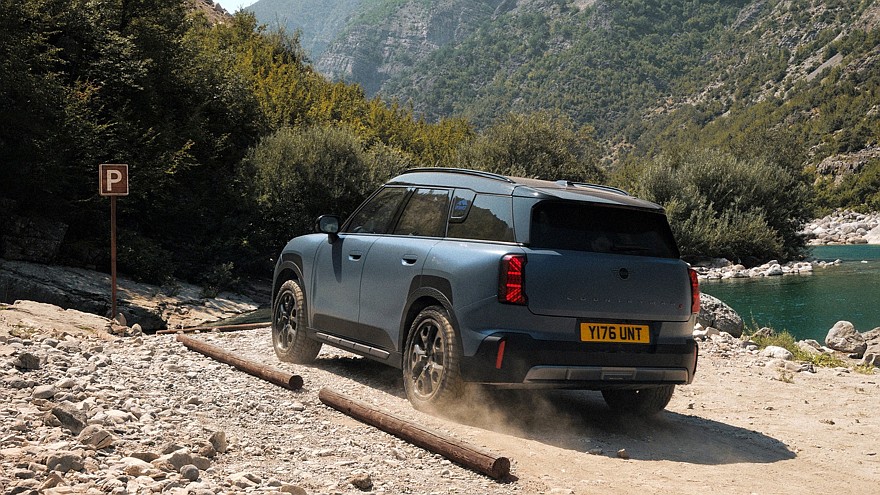 «Неотёсанный деревенщина»: Mini Countryman обзавёлся «оффроудной» версией Untamed