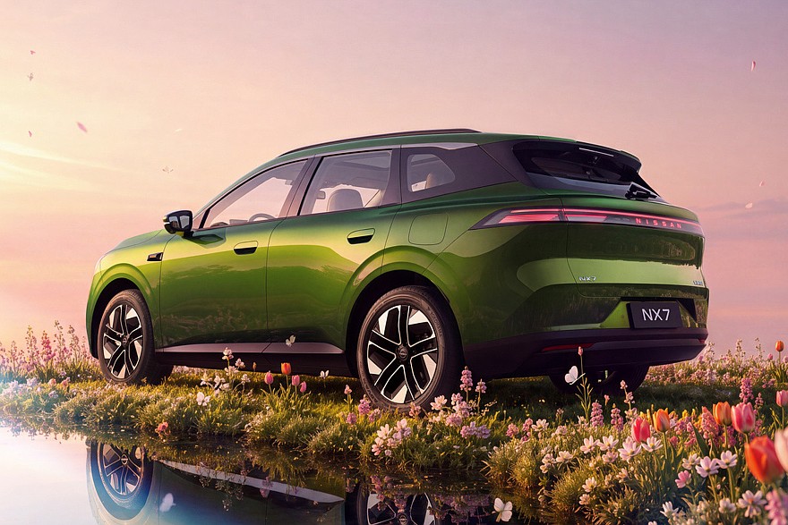 Младший кроссовер Nissan NX7 показал свой интерьер