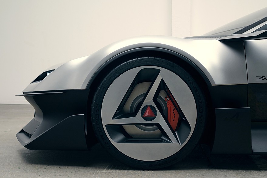 Заднемоторное купе Alpine A310 возродилось в виде электромобиля с эстетикой 1970-х