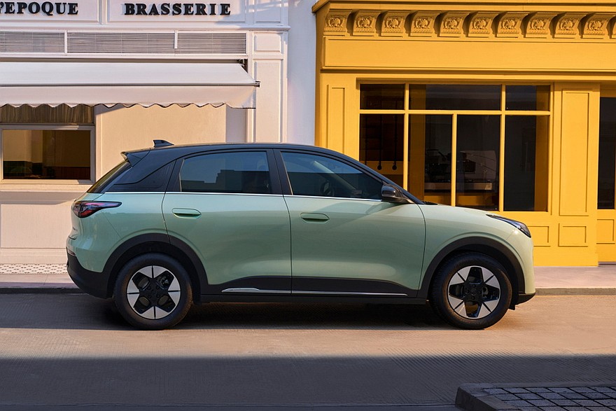 Электрический хэтчбек Geely EX2 едет в Россию