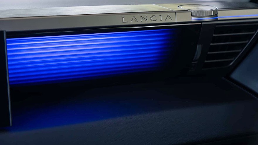 Новая Lancia Gamma: старт продаж в Италии, есть полноприводная версия HF Integrale