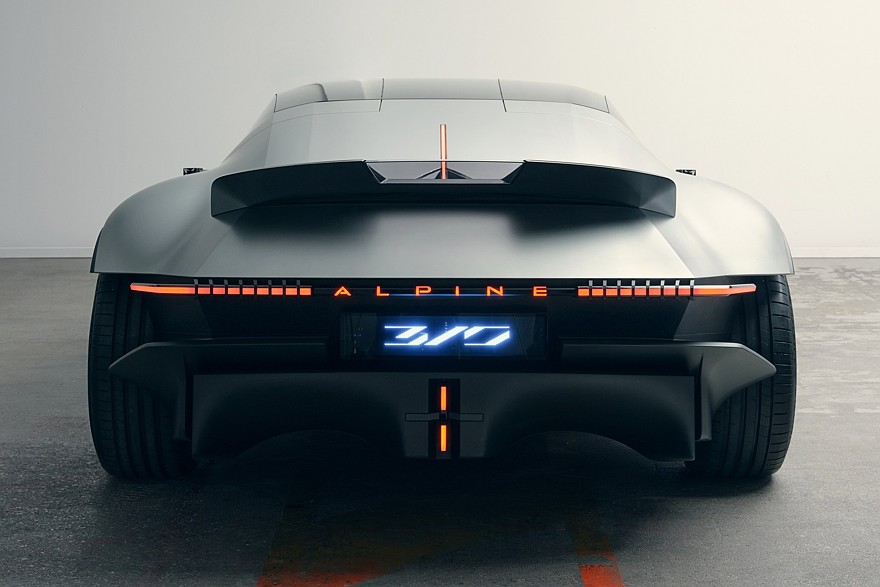 Заднемоторное купе Alpine A310 возродилось в виде электромобиля с эстетикой 1970-х