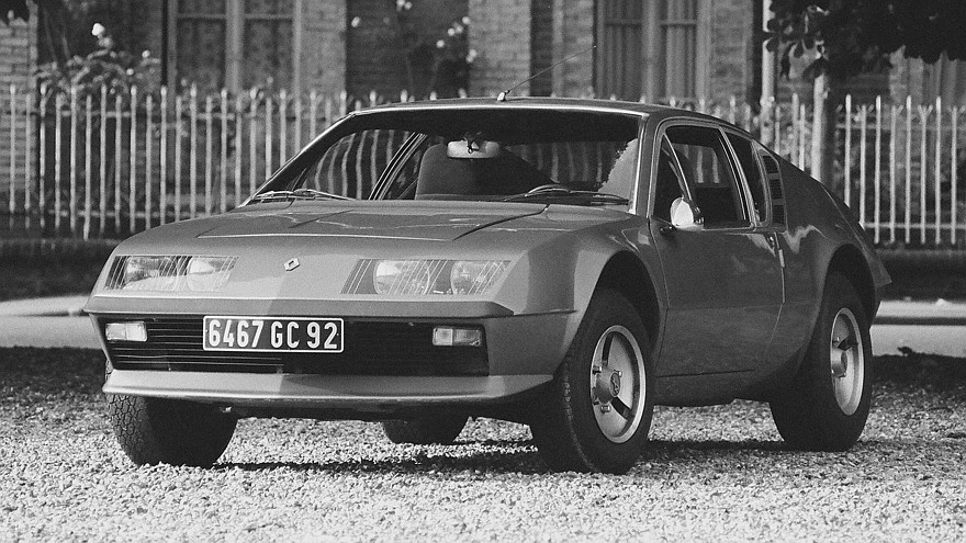 Заднемоторное купе Alpine A310 возродилось в виде электромобиля с эстетикой 1970-х