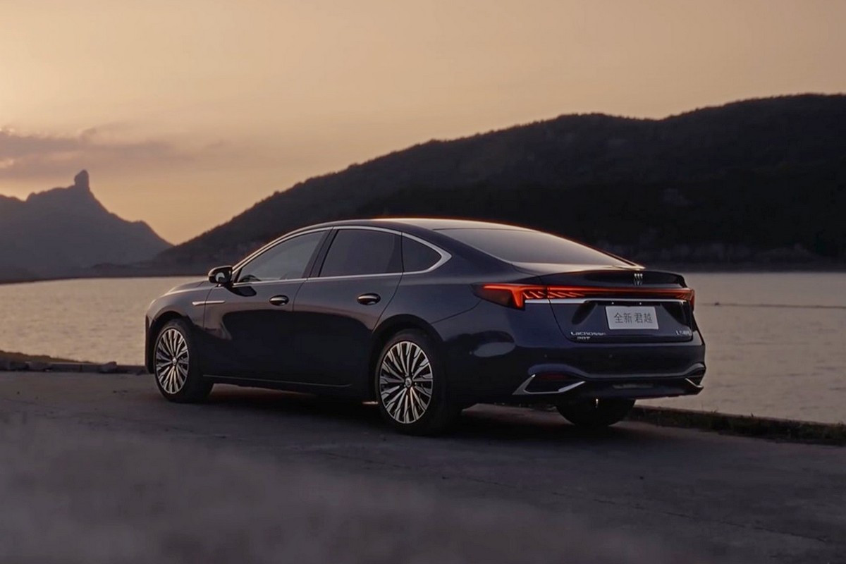 Рестайлинговый Buick LaCrosse: прежние стиль и мотор, новый интерьер