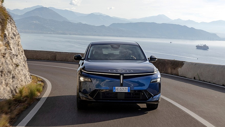 Новая Lancia Gamma: старт продаж в Италии, есть полноприводная версия HF Integrale
