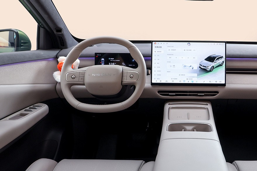 Младший кроссовер Nissan NX7 показал свой интерьер