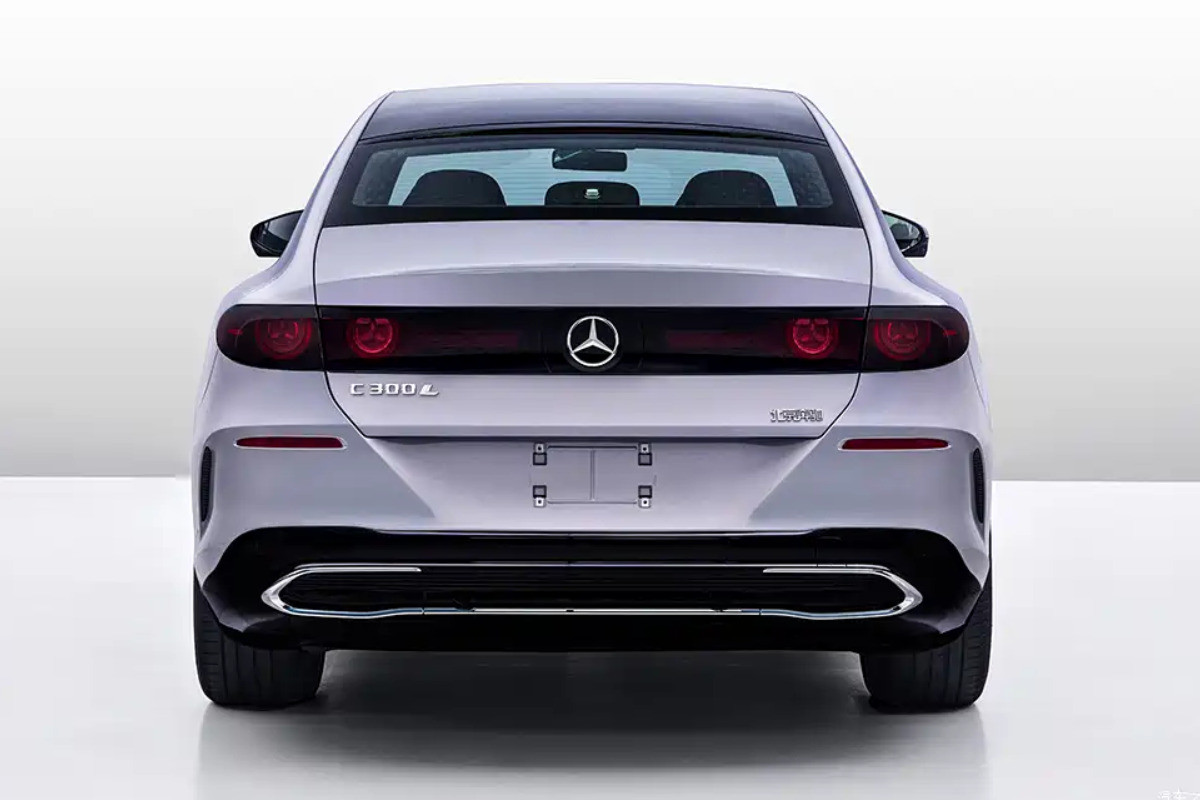 Удлиненный Mercedes-Benz C-класса electric для Китая: не только увеличенные габариты