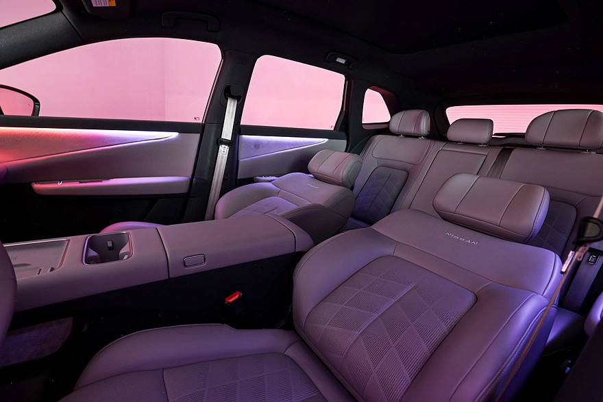 Младший кроссовер Nissan NX7 показал свой интерьер