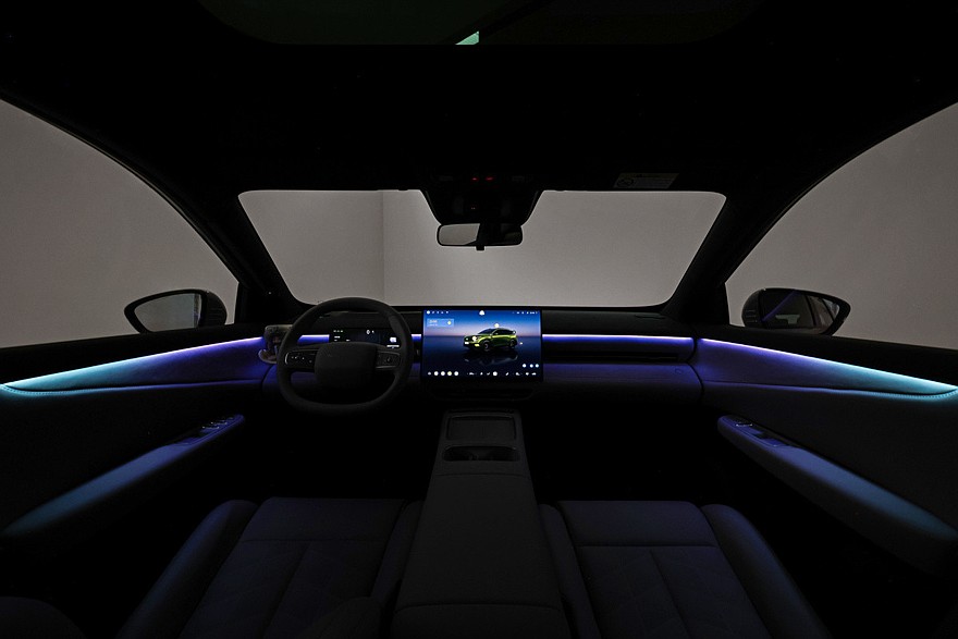 Младший кроссовер Nissan NX7 показал свой интерьер
