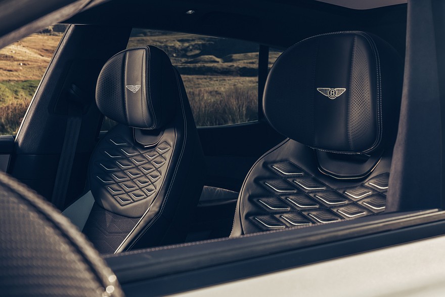 Bentley хочет привлечь больше внимания к представленному месяц назад кроссоверу Torcal