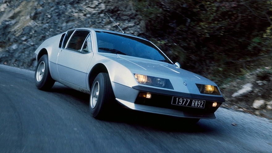 Заднемоторное купе Alpine A310 возродилось в виде электромобиля с эстетикой 1970-х