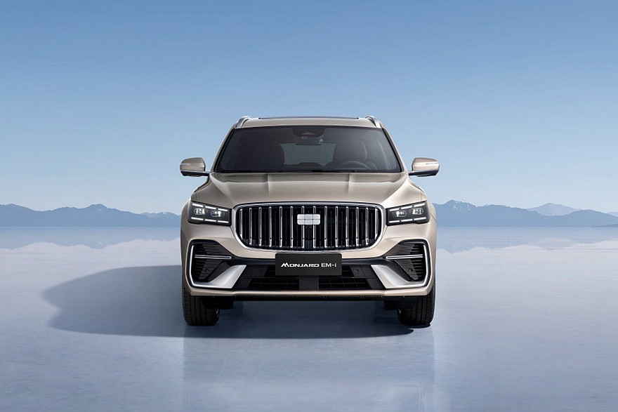 Гибридный Geely Monjaro EM-i с новым салоном едет в Европу