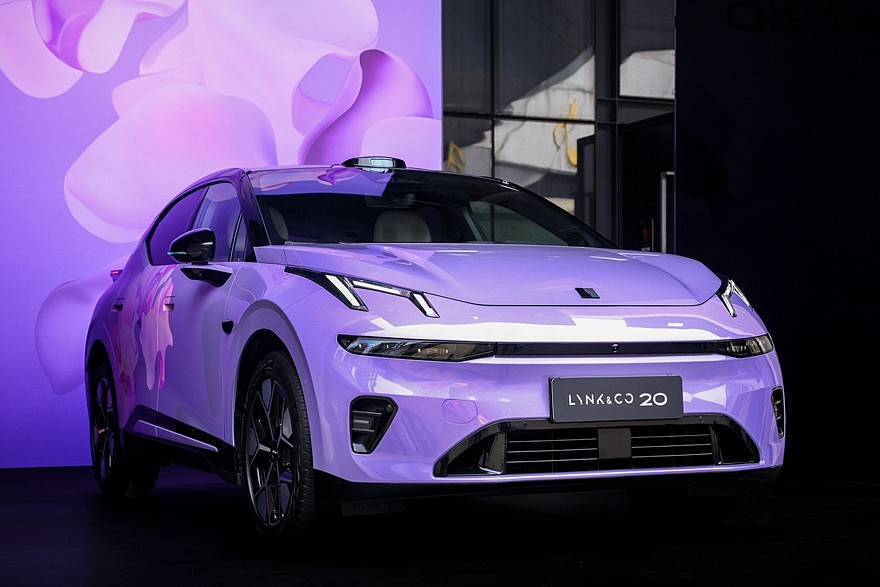 Кроссовер Lynk & Co 20 на замену Z20: другой дизайн и новая начинка